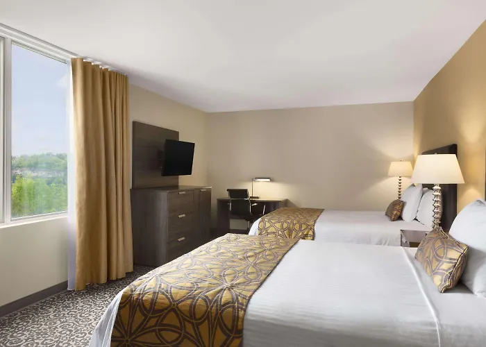 Travelodge By Wyndham Niagara Falls Fallsview