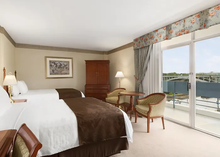 Travelodge By Wyndham Niagara Falls Fallsview