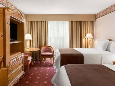 Hotel Travelodge By Wyndham Fallsview 3*
